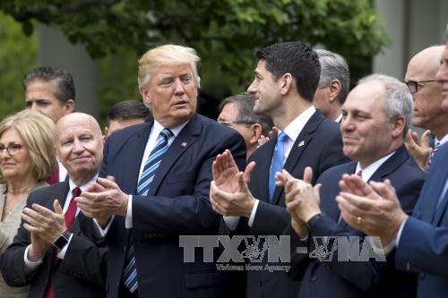 Tiếp tục 'cuộc chiến' dự luật thay thế Obamacare tại Thượng viện Mỹ 
